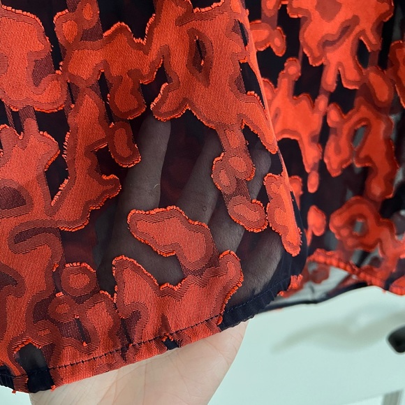 Aritzia Babaton “Randy” Sheer Cropped Boxy Blouse - Picture 3 of 5